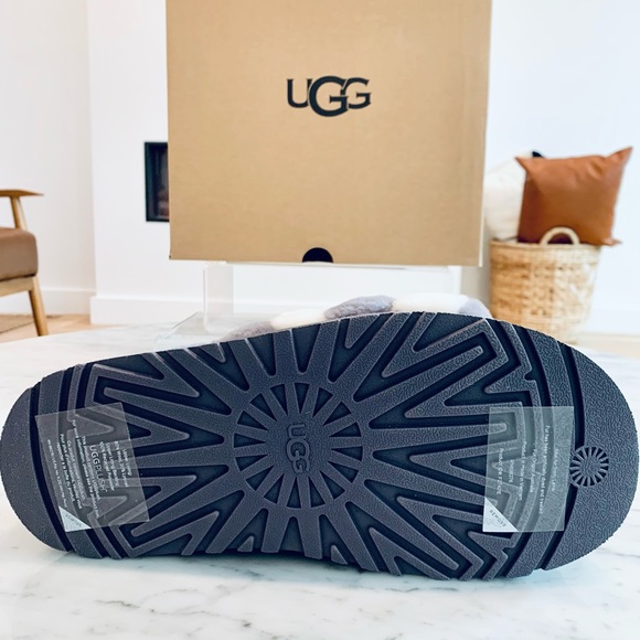 New UGG Disco Stripe Slide - Picture 10 of 12